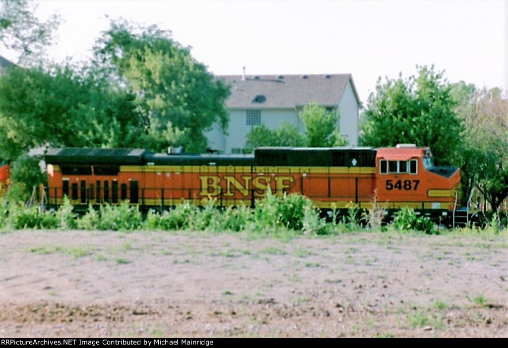 BNSF 5487